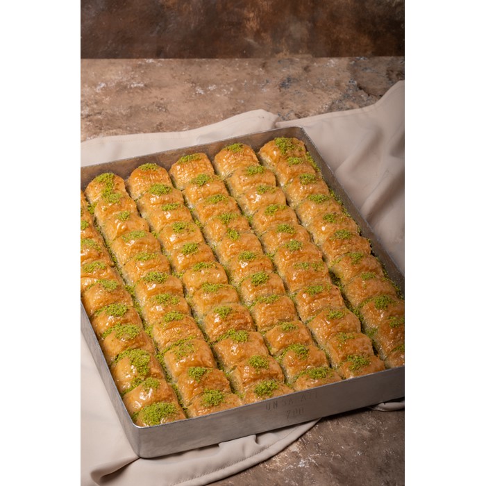 fıstıklı baklava tepsi, Antep baklavası, bayram tatlısı