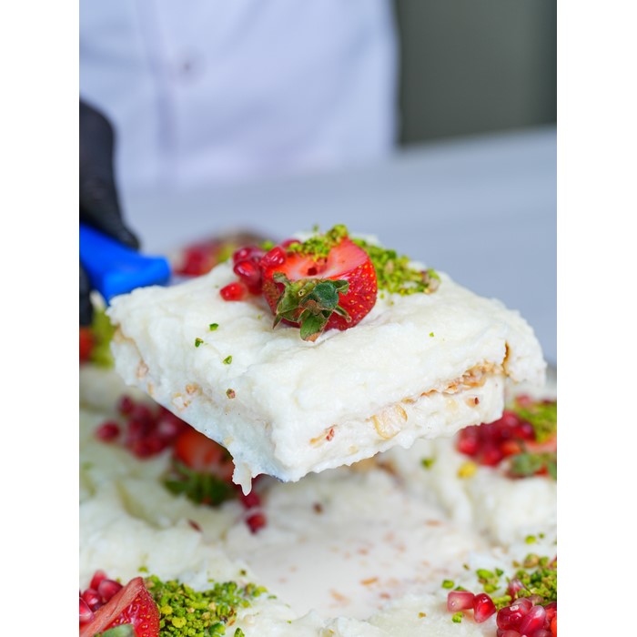 Ramazan güllacı, geleneksel sütlü tatlı, gül aromalı güllaç